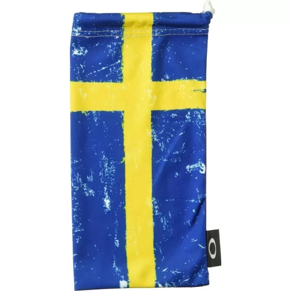 imageOakley unisexadult Country Flag MicrobagSweden Flag