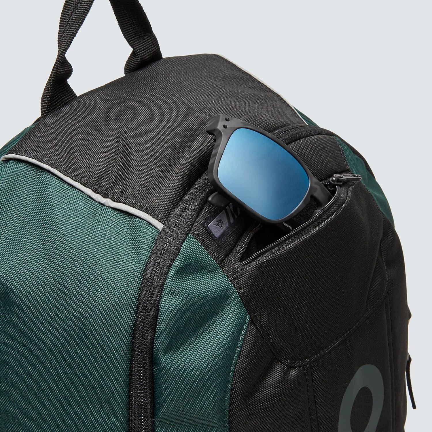 imageOakley Enduro 20L 30Hunter Green Helmet