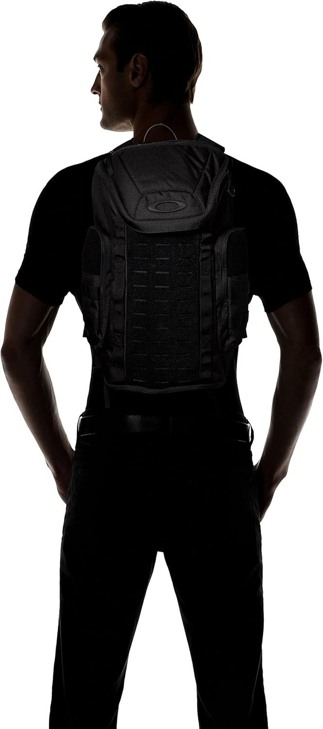 imageOakley Mens Link Pack Miltac Coyote UBlackout