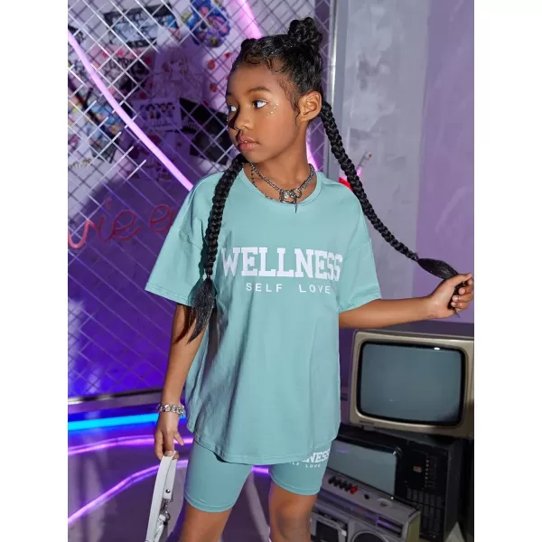 Floerns Girls 2 Piece Outfit Graphic Print Tee Shirt with Biker Shorts Set