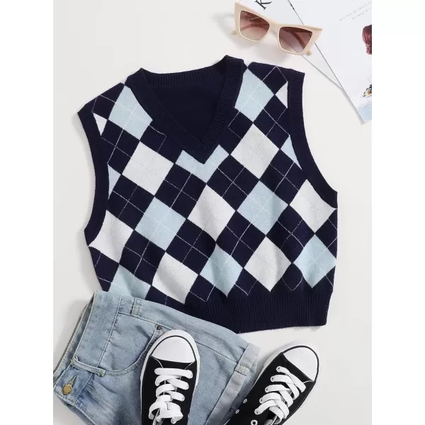 Floerns Women's Sleeveless Round Neck Cute Strawberry Sweater Vest Crop Shirt Top