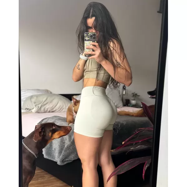 imageAUROLA Influence Workout Shorts for Women25 35 45 55 65 No Roll Up Squat Proof Scrunch Seamless Compression Gym ShortGlacier Gray